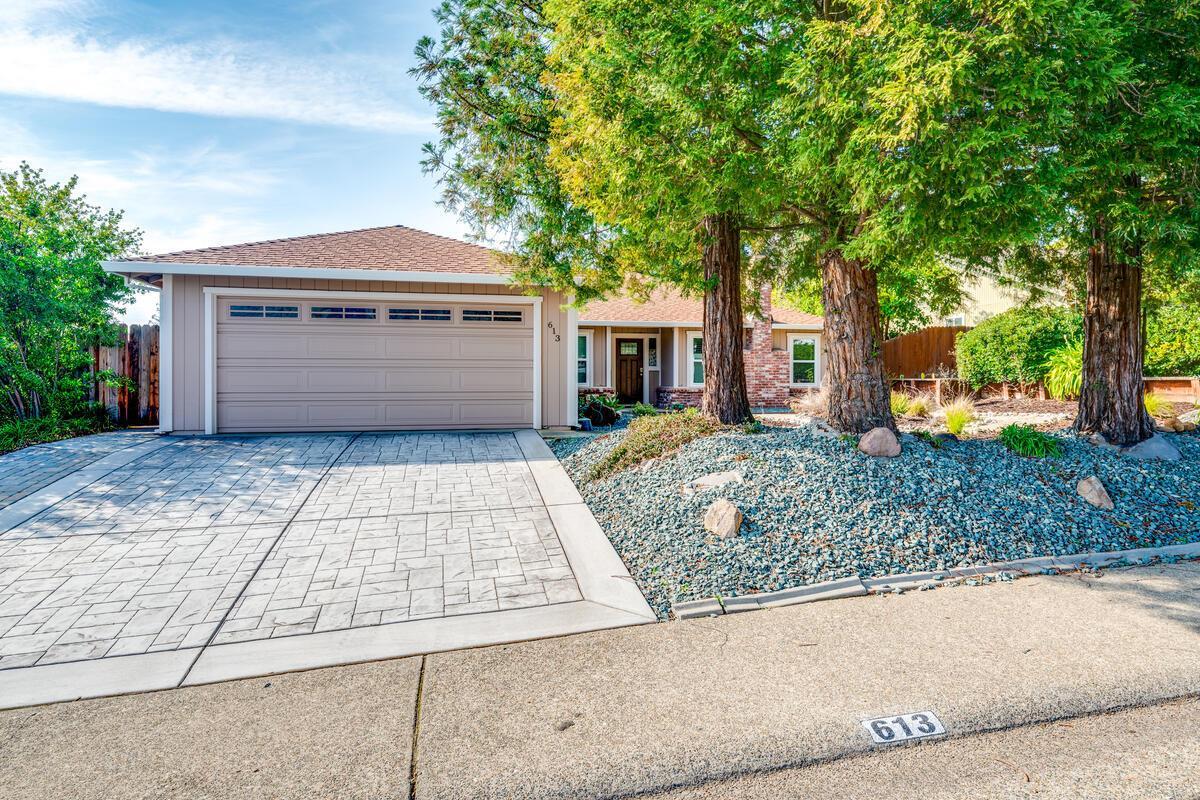 Photo of 613 Flower Dr in Folsom, CA