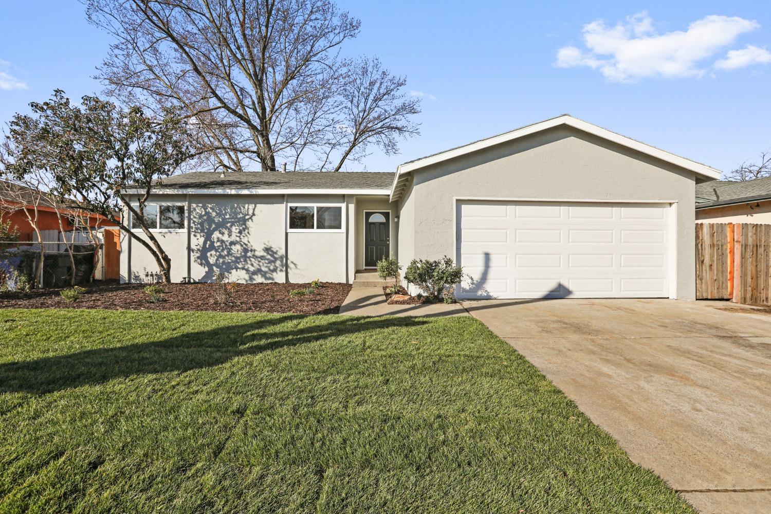 Photo of 3452 Gates Wy in Sacramento, CA