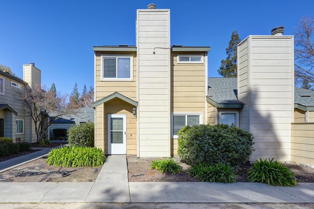 Photo of 8212 Center Pky #19 in Sacramento, CA