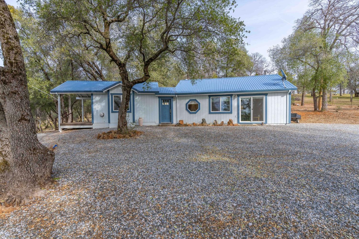 Photo of 9495 Sheep Ranch Rd in Mountain Ranch, CA