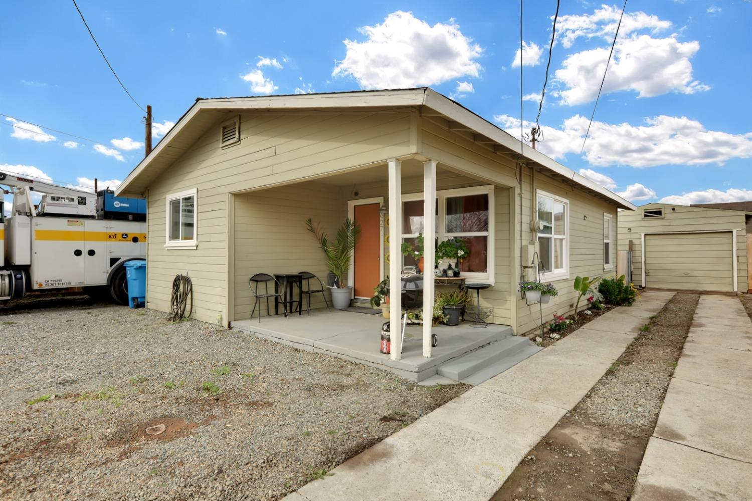 Photo of 1927 Chapman Ave in Olivehurst, CA