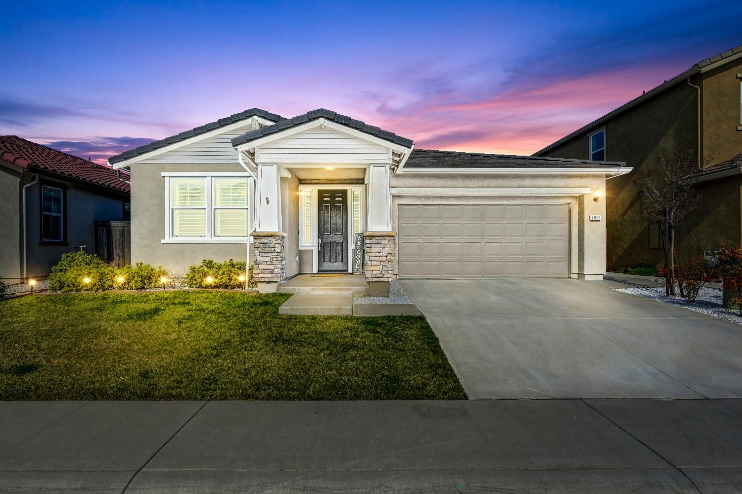 Photo of 6089 Twin Suns St in Roseville, CA