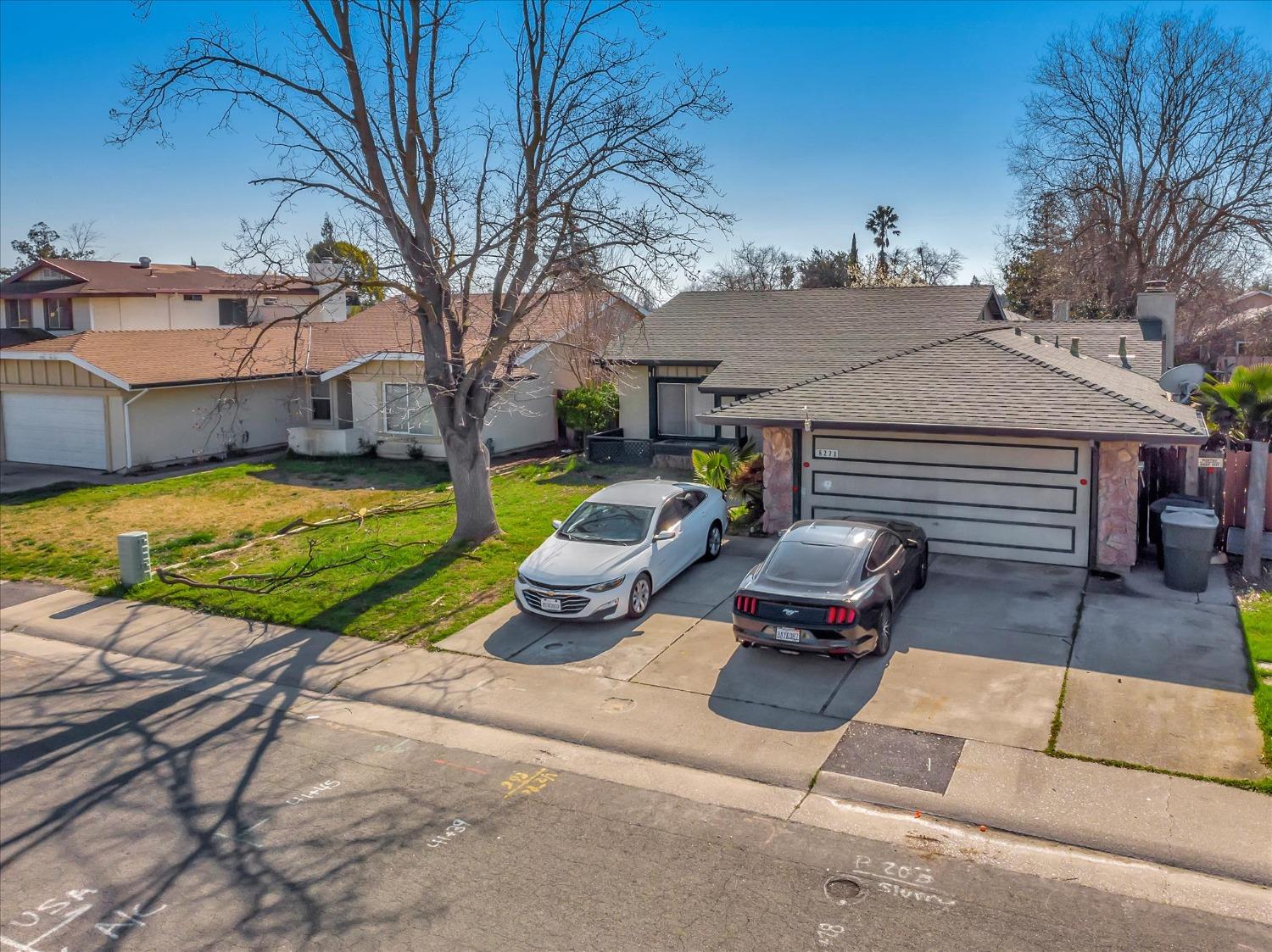 Photo of 8271 Moorhaven Wy in Sacramento, CA