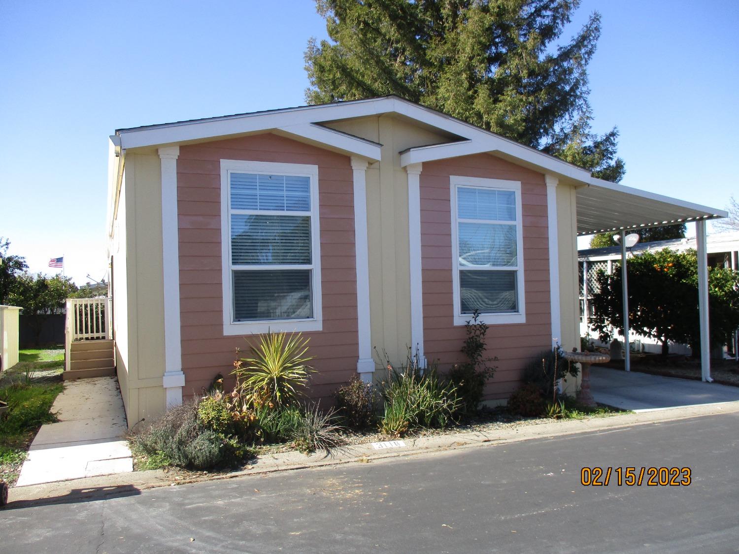 Photo of 3116 Federalist Ln in Sacramento, CA