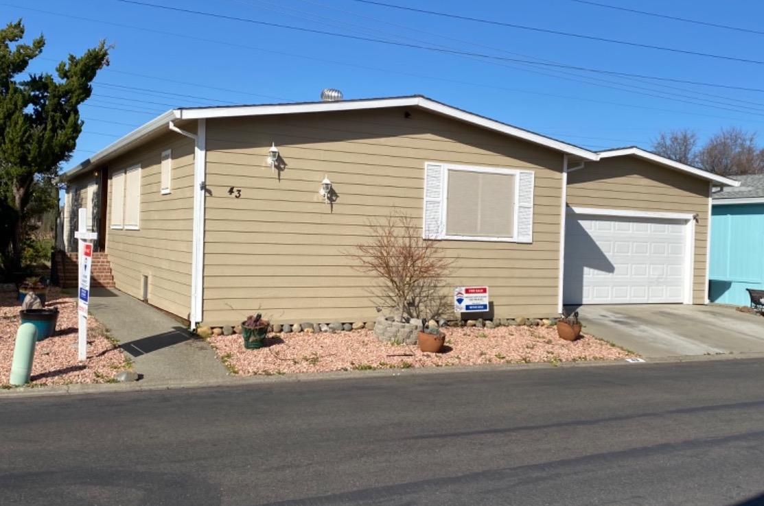 Photo of 43 Hancock Dr in Roseville, CA