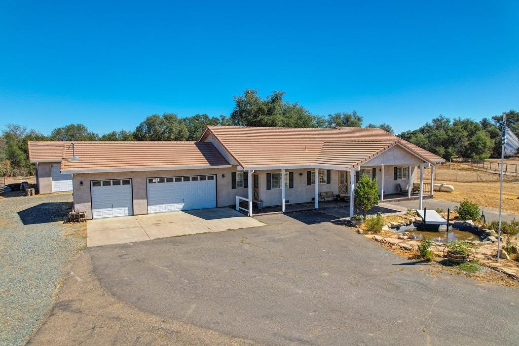 Photo of 7546 Pitt Ranch Ct in Valley Springs, CA