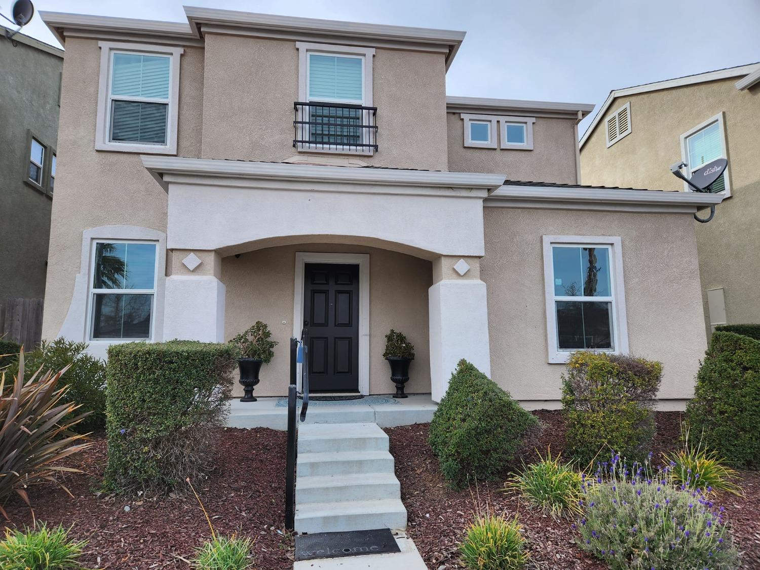 Photo of 7887 Green Willow Ln in Sacramento, CA
