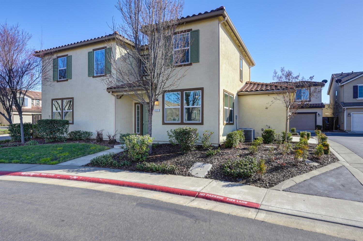 Detail Gallery Image 1 of 1 For 6521 Brando Loop, Fair Oaks,  CA 95628 - 4 Beds | 3 Baths