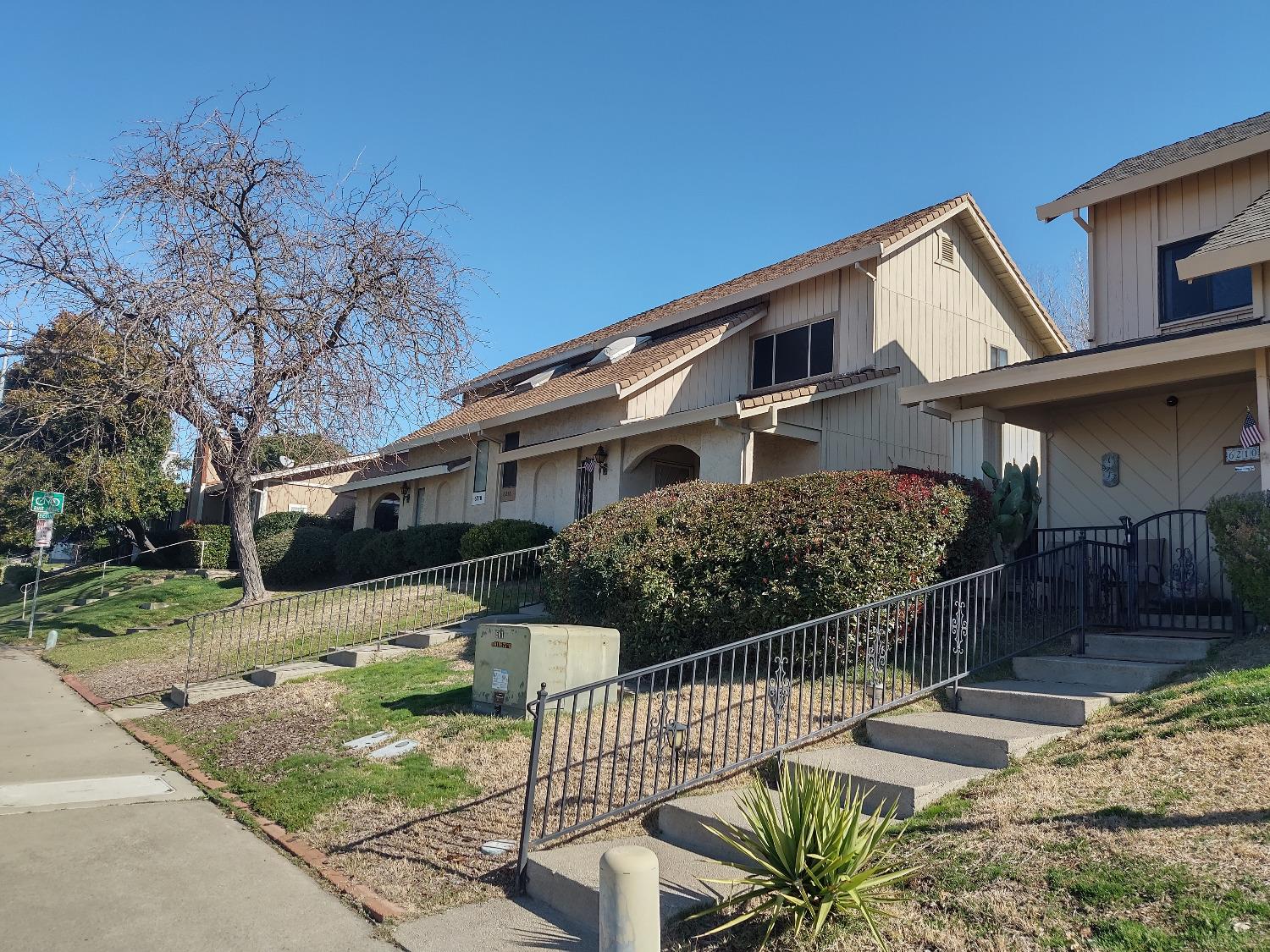 Photo of 6216 Van Maren Ln in Citrus Heights, CA