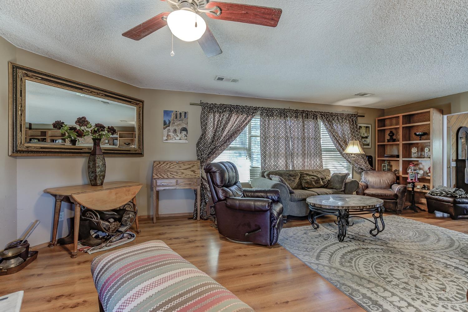 Detail Gallery Image 2 of 19 For 14082 Baker Rd, Red Bluff,  CA 96080 - 3 Beds | 2 Baths