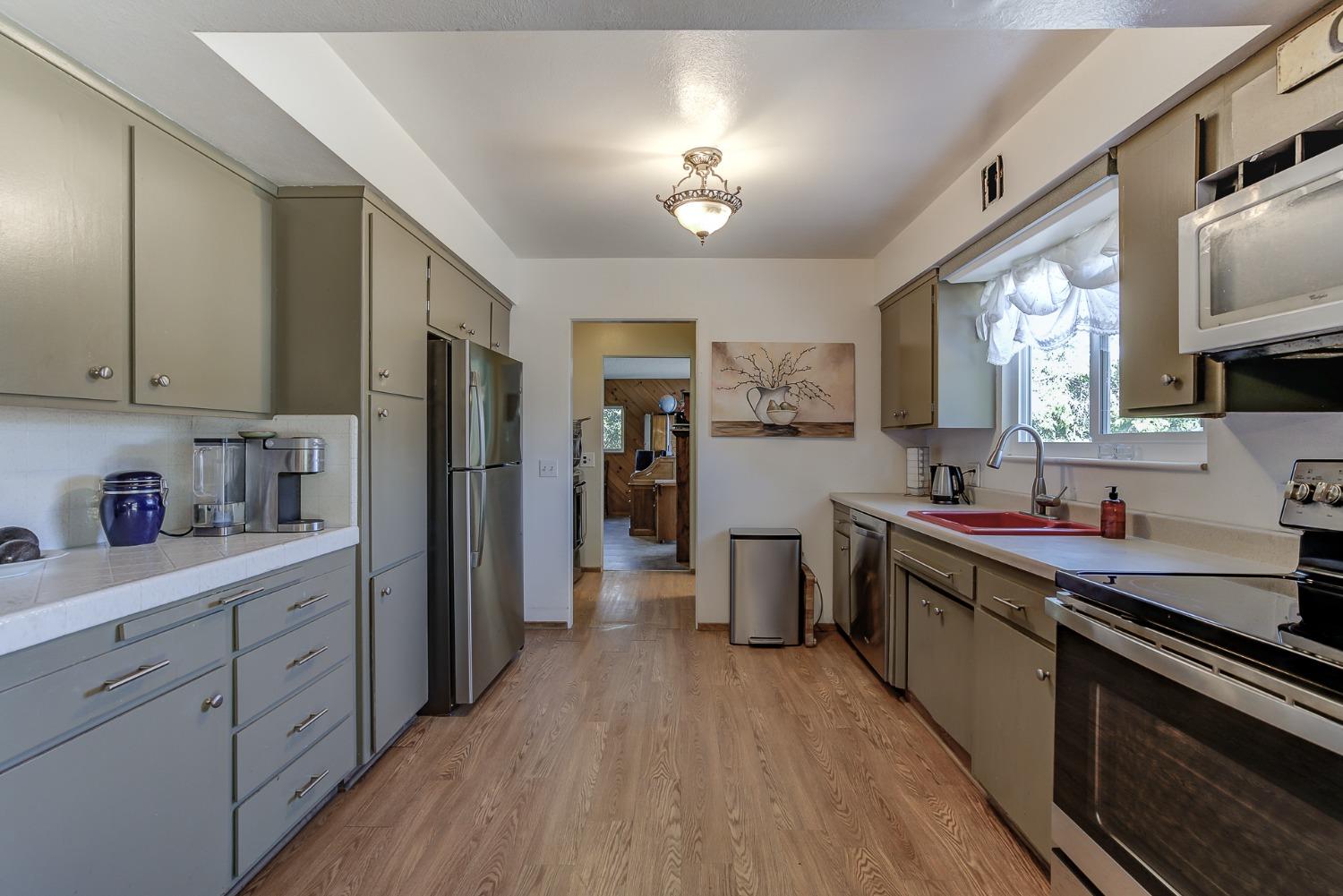 Detail Gallery Image 5 of 19 For 14082 Baker Rd, Red Bluff,  CA 96080 - 3 Beds | 2 Baths