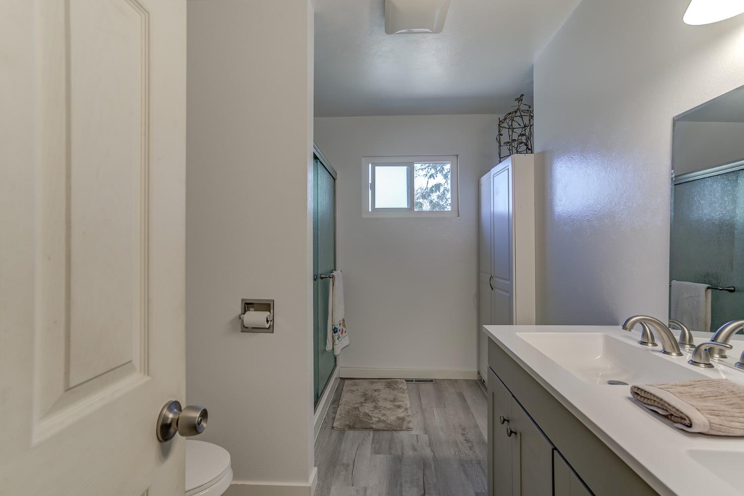 Detail Gallery Image 14 of 19 For 14082 Baker Rd, Red Bluff,  CA 96080 - 3 Beds | 2 Baths