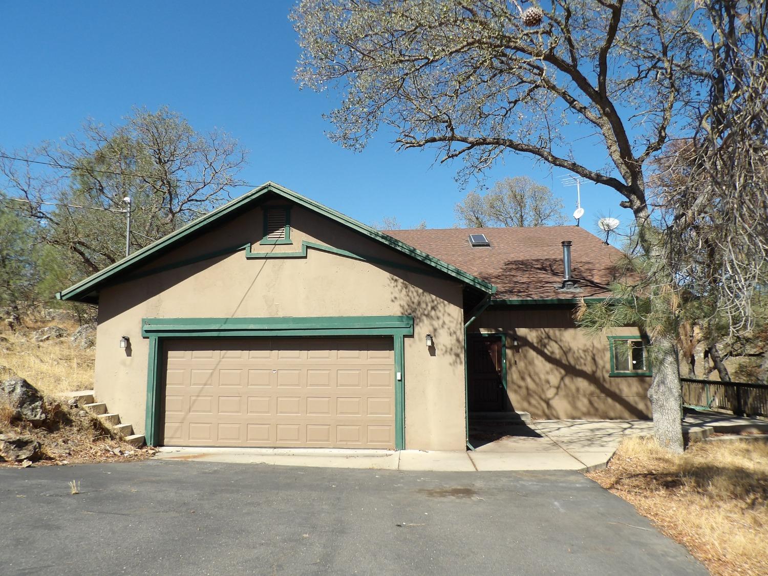 Photo of 5921 Thornicroft in Valley Springs, CA