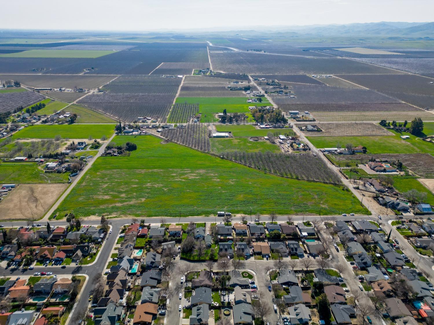 Photo of 402 Poppy Ave in Patterson, CA