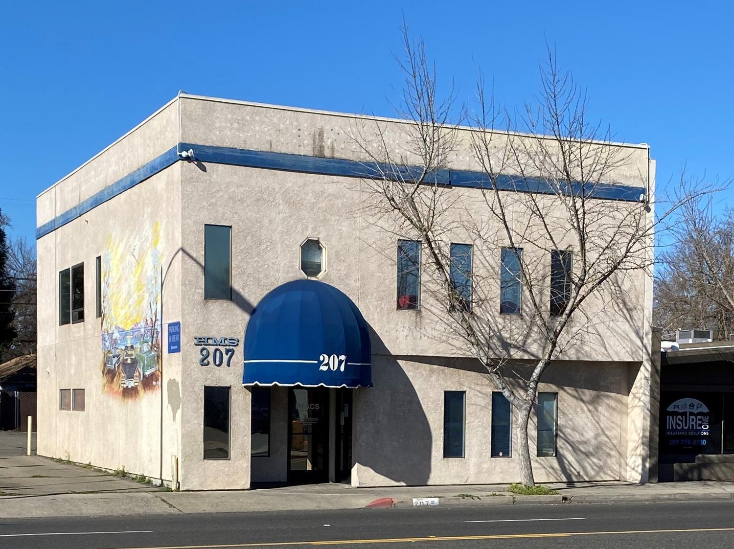 Photo of 207 Mchenry Ave in Modesto, CA