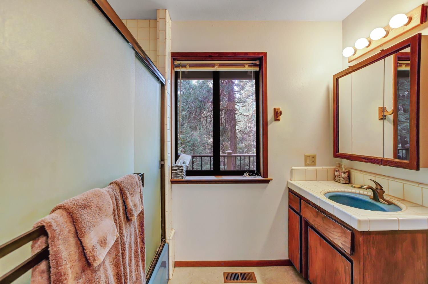 Detail Gallery Image 35 of 81 For 12482 Clipper Creek Rd, Nevada City,  CA 95959 - 3 Beds | 2 Baths