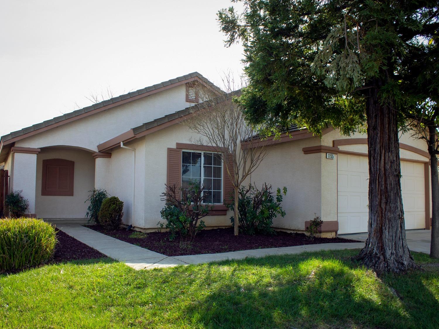 Photo of 1155 Park Terrace Dr in Galt, CA