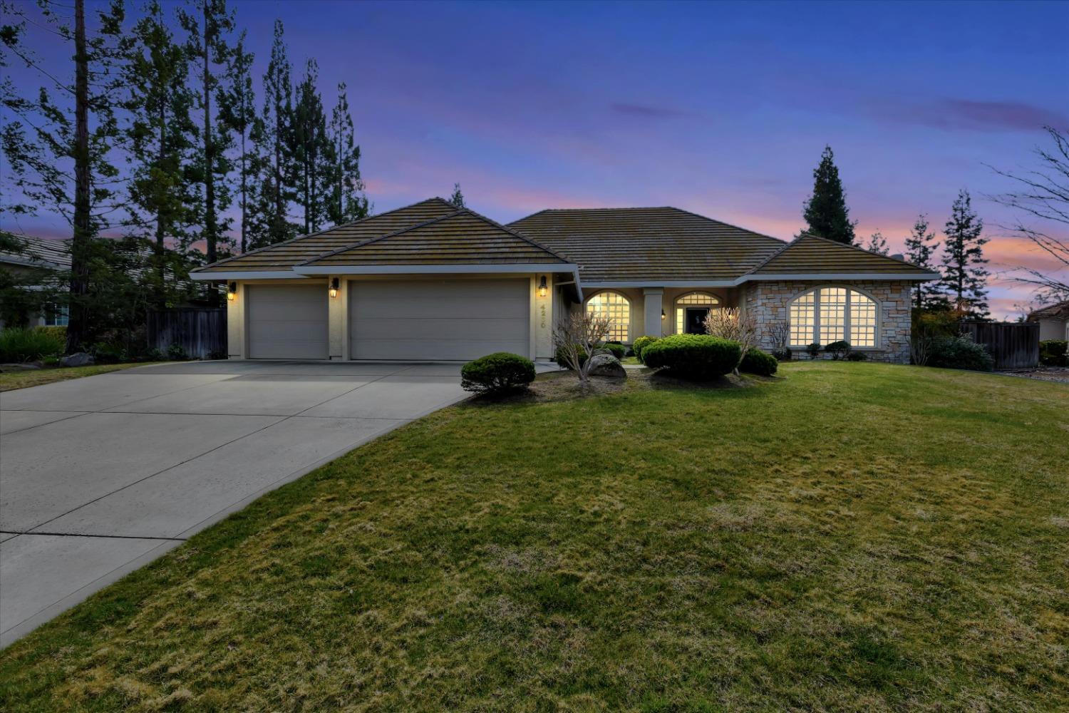 Photo of 4230 Rolling Oaks Dr in Granite Bay, CA