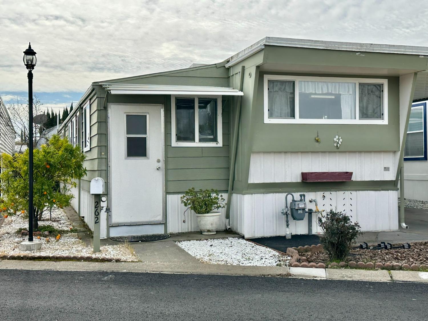 Photo of 262 Rocky Hills Ln in Rancho Cordova, CA