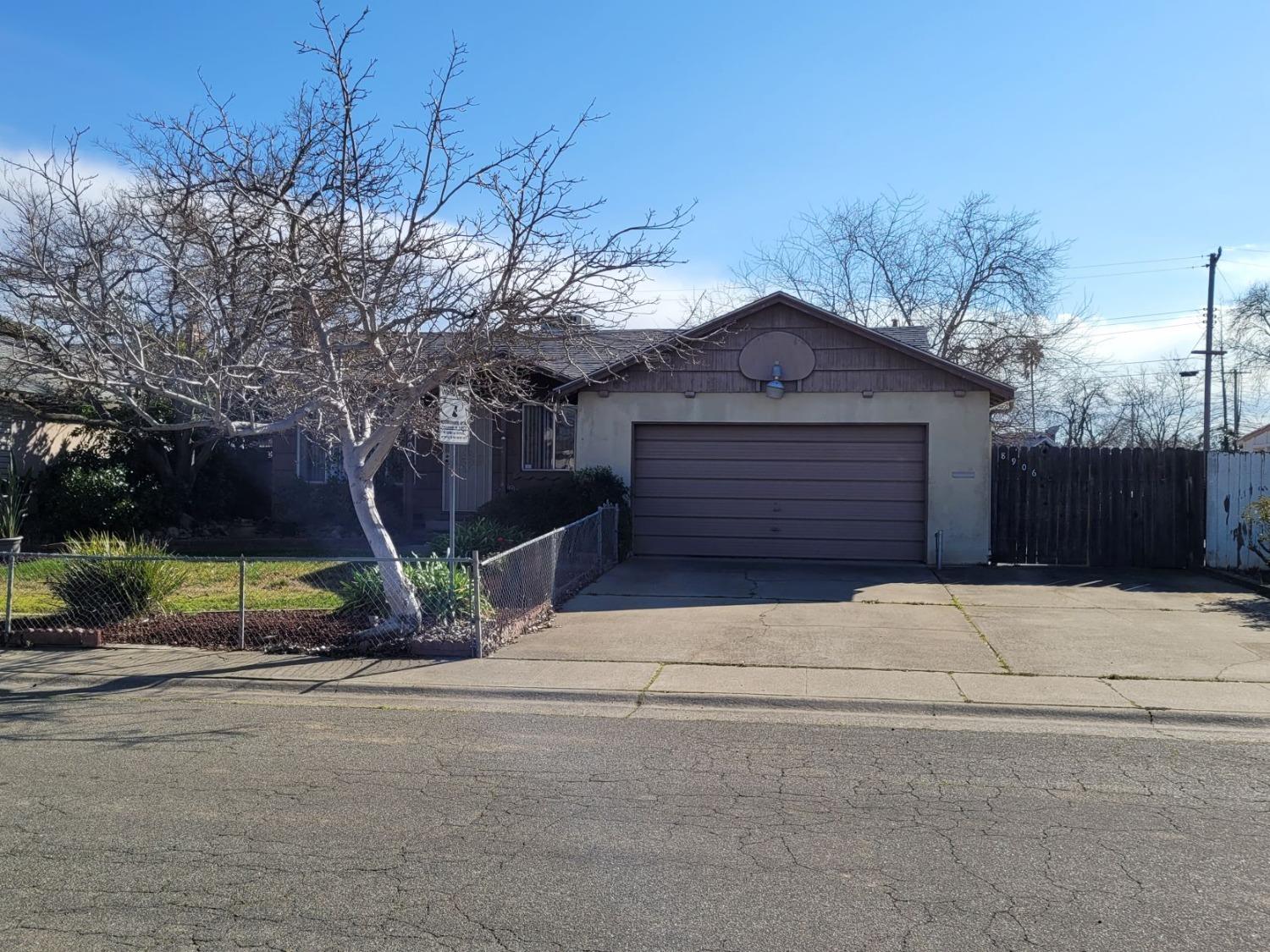 Photo of 8906 Alderson Ave in Sacramento, CA