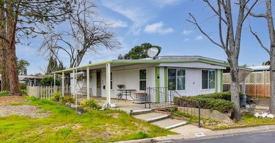 Photo of 73 Redwood Ln in Folsom, CA