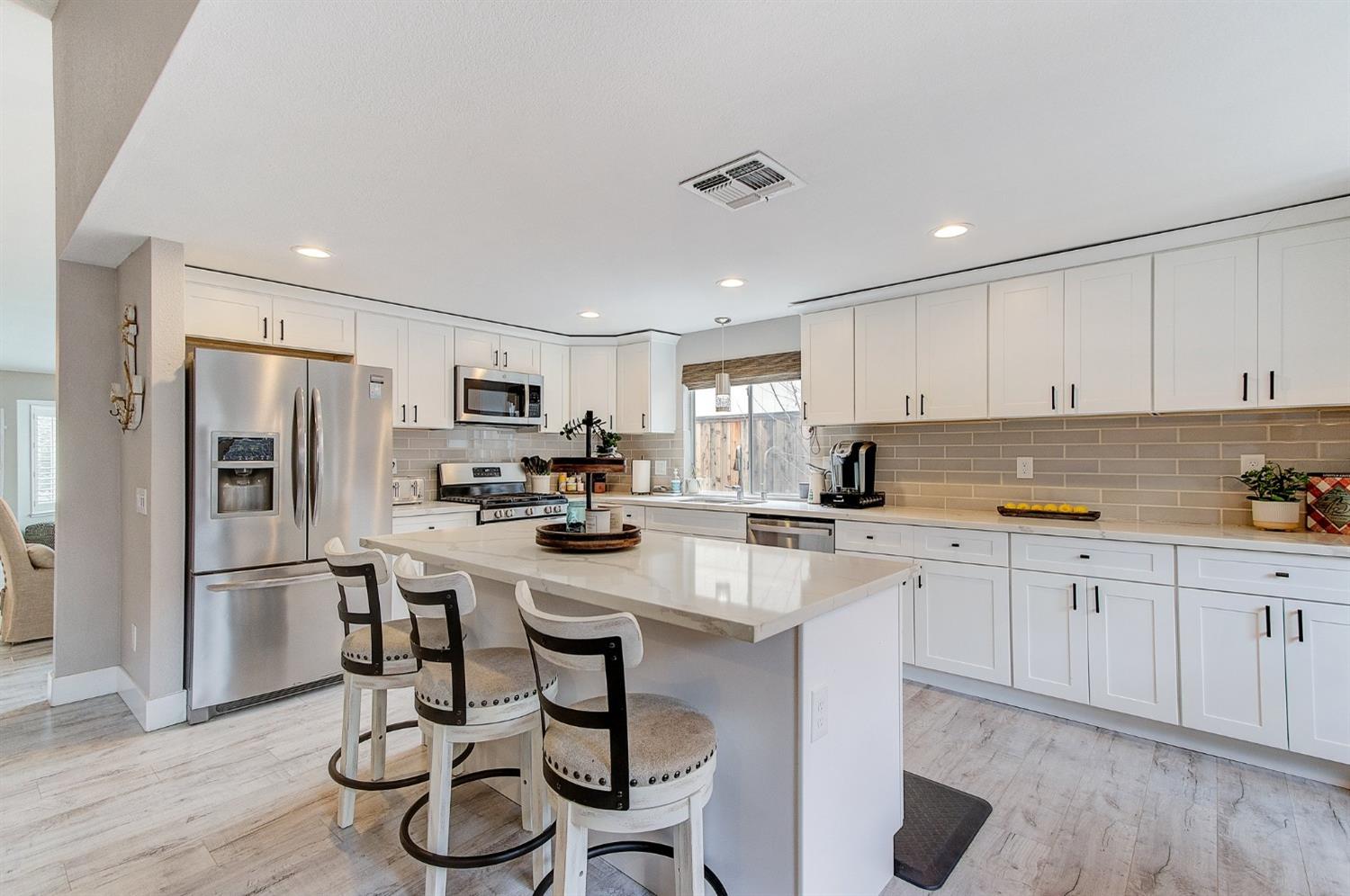 Photo of 120 Witmer Dr in Folsom, CA
