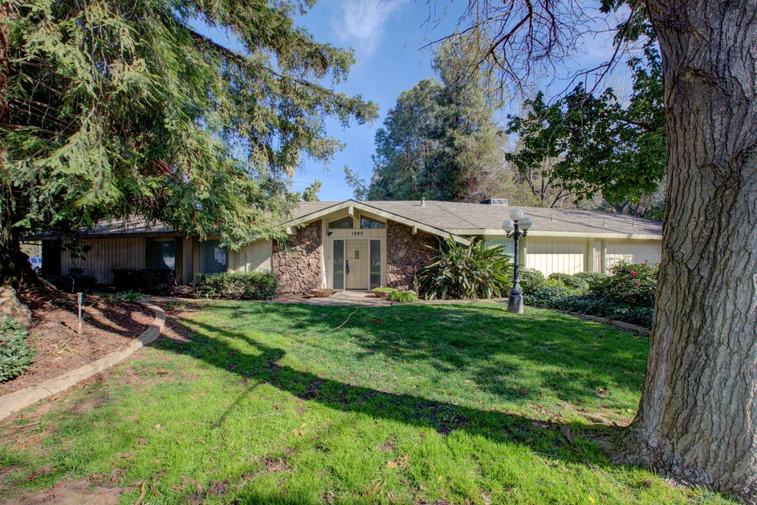 Photo of 1393 E North Bear Creek Dr in Merced, CA