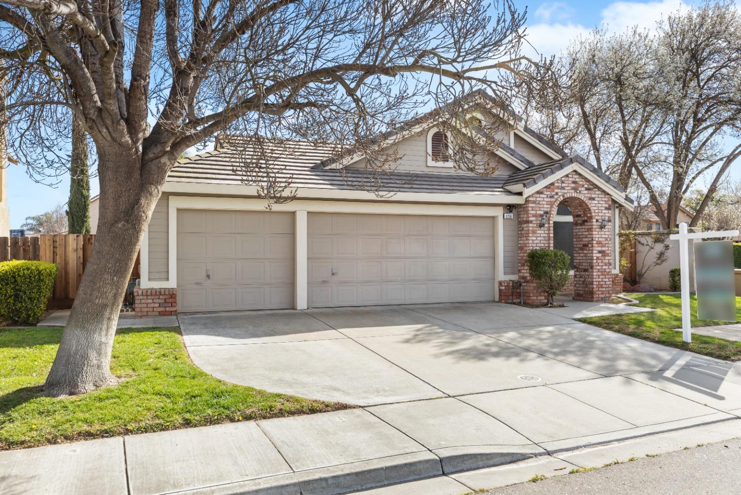 Photo of 1256 Barrington Ave in Newman, CA