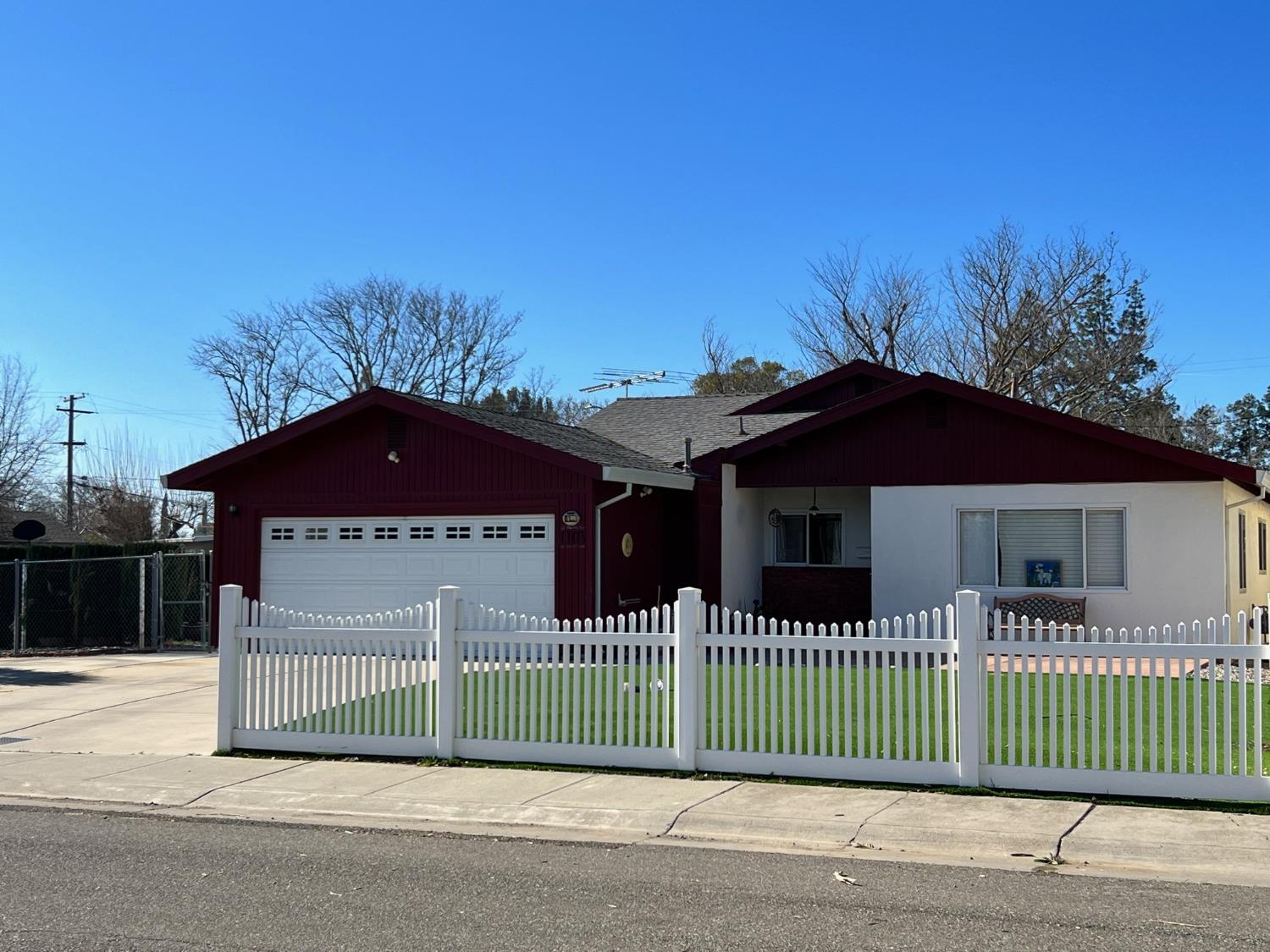 Photo of 1103 Snyder Dr in Davis, CA