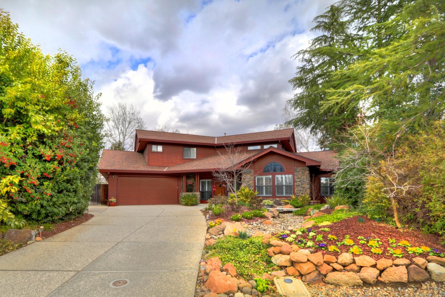 Photo of 3337 Grosbeak Ct in Davis, CA