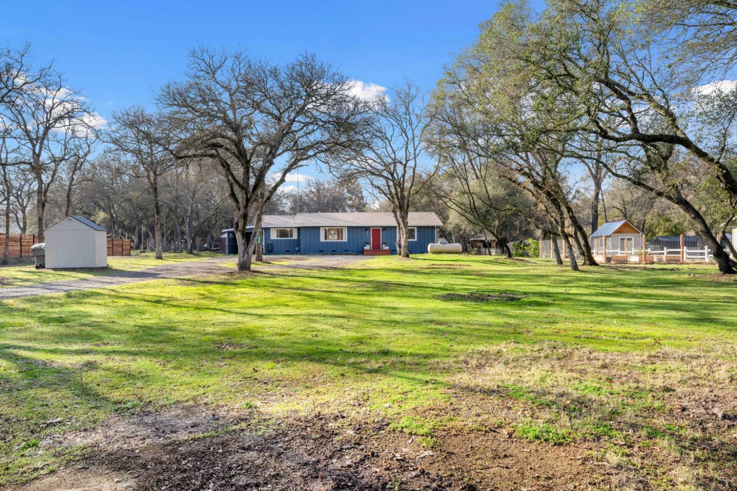 Photo of 4210 Val Verde Rd in Loomis, CA