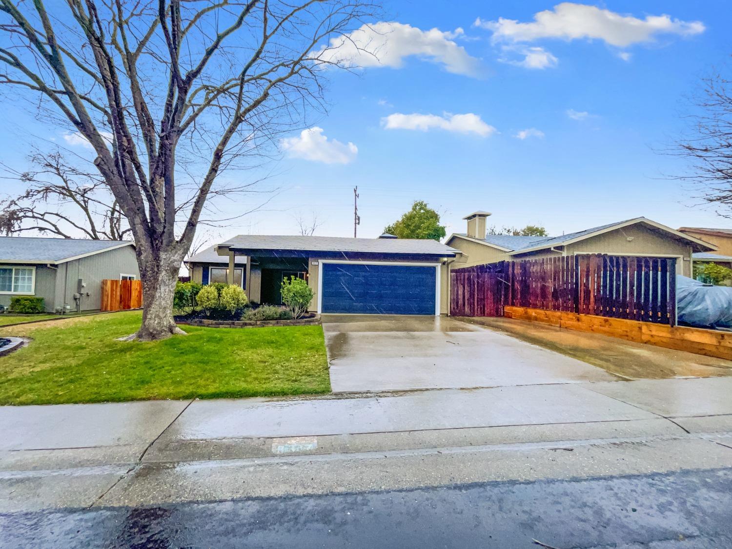 Photo of 8317 Mistletoe Wy in Citrus Heights, CA