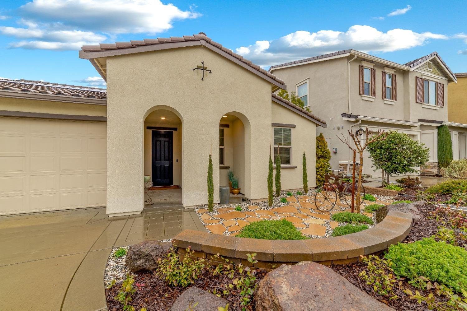 Photo of 8018 Ryland Dr in El Dorado Hills, CA