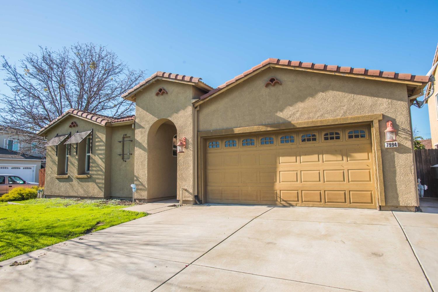 Photo of 7994 Milwheel Ct in Sacramento, CA