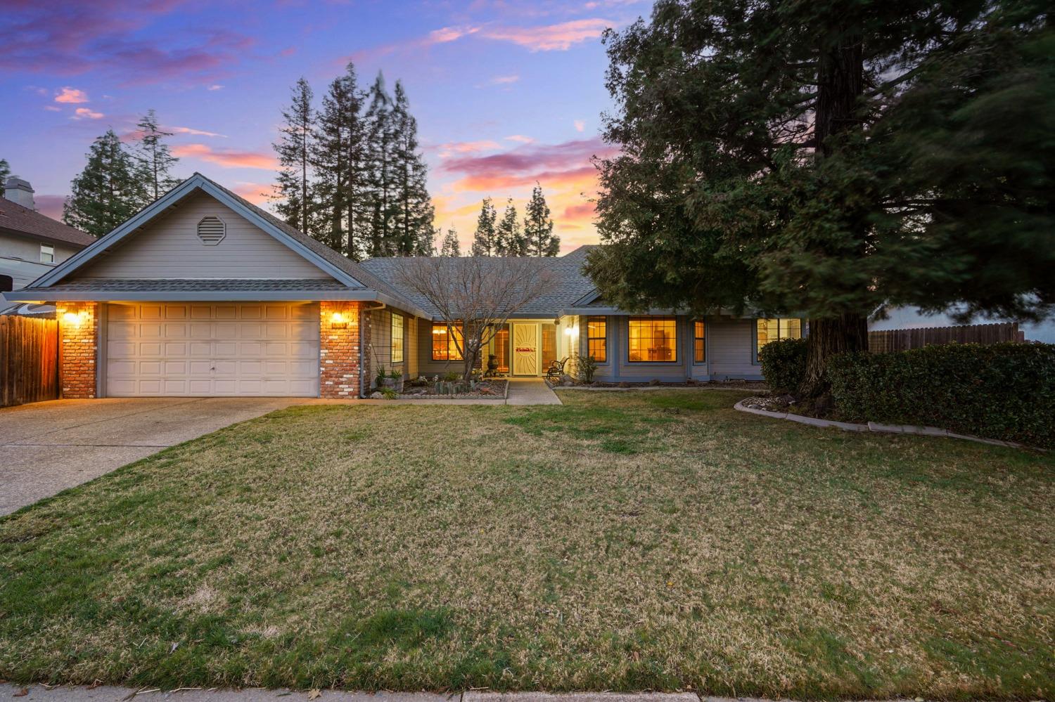 Photo of 1306 Ridgecrest Wy in Roseville, CA