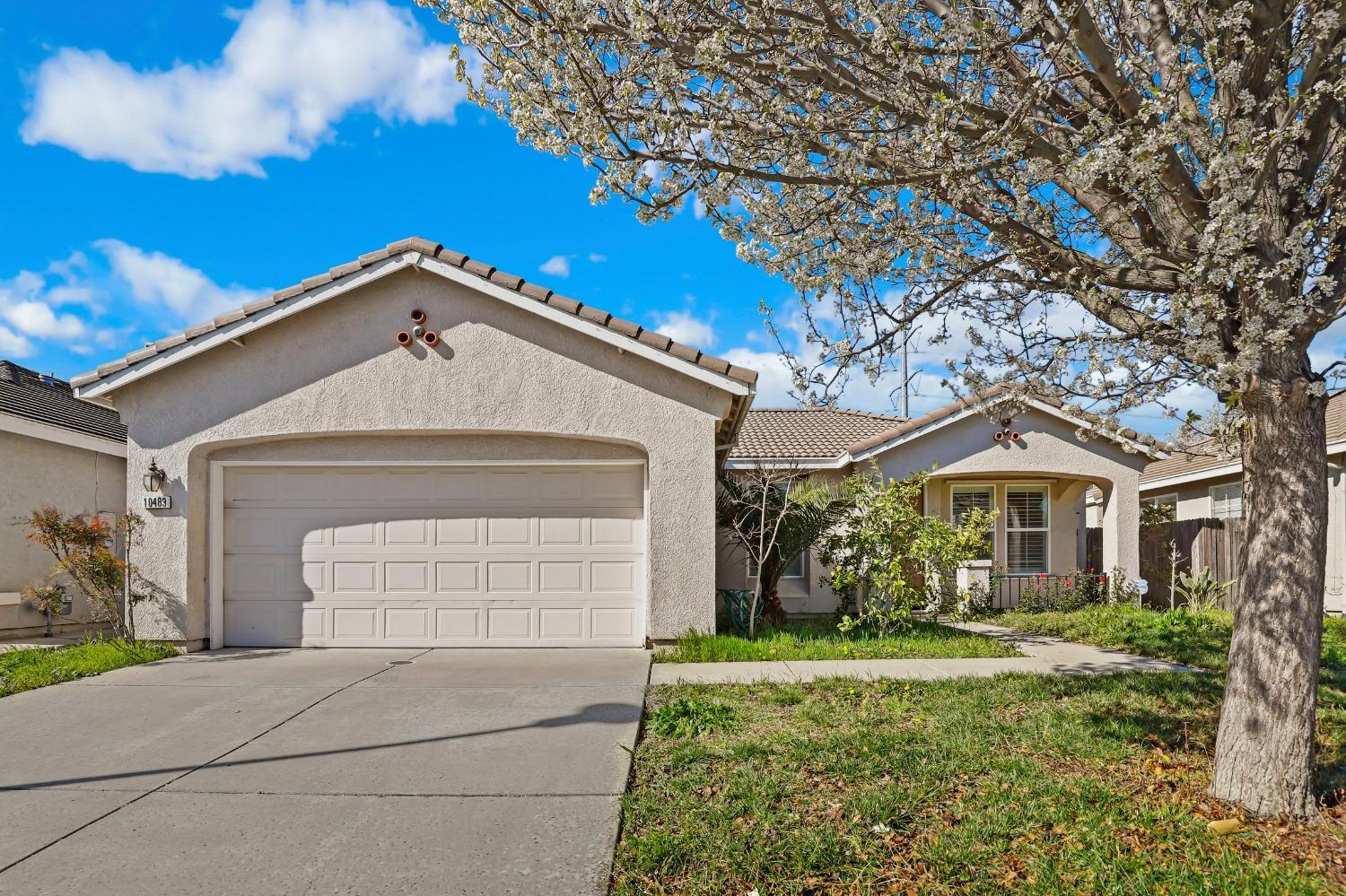 Photo of 10483 Canadeo Cir in Elk Grove, CA