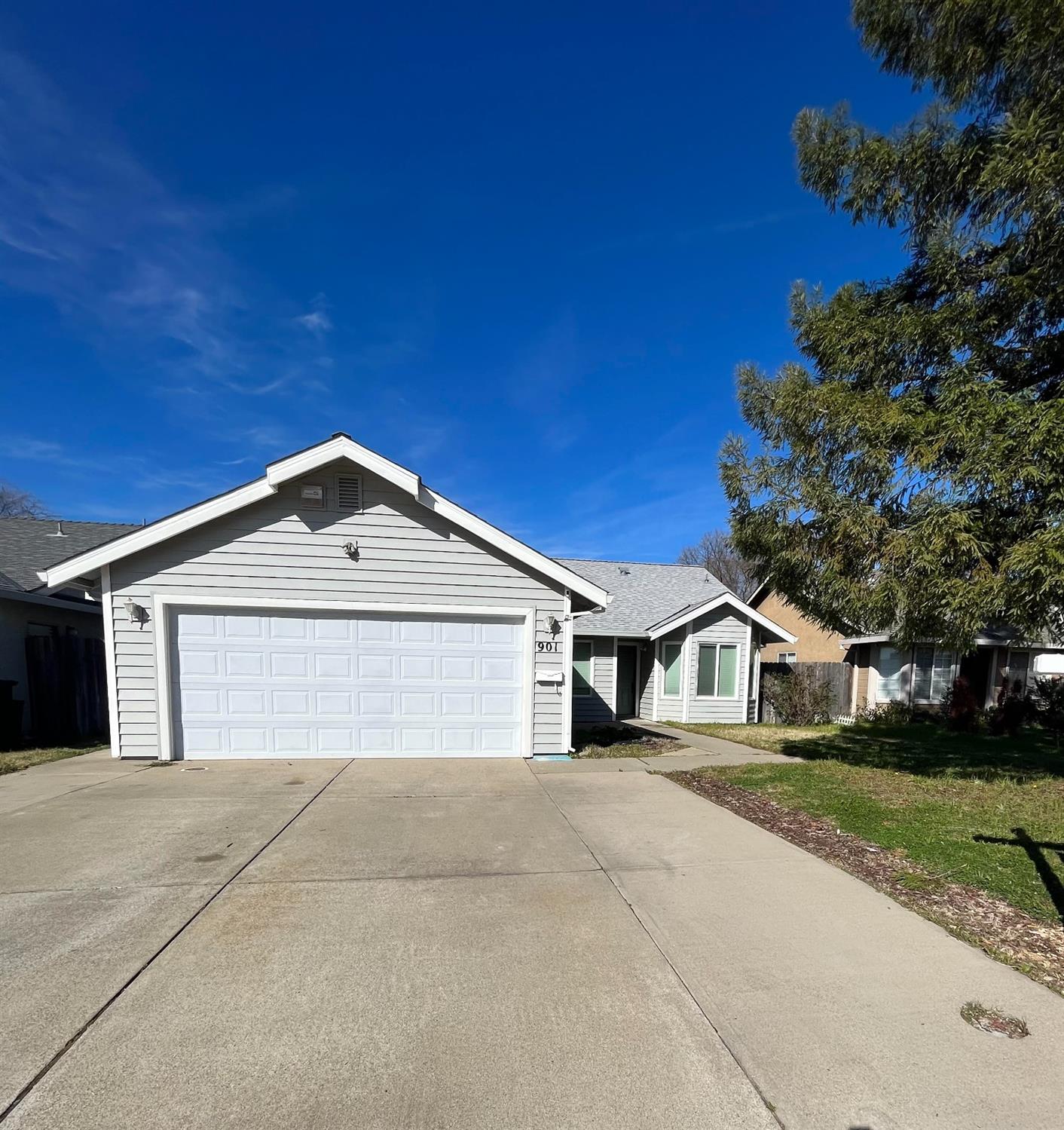 Photo of 901 Herring Ave in Rio Linda, CA