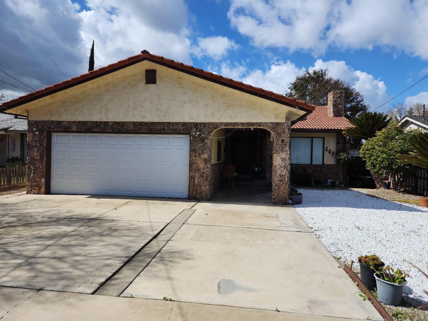 Detail Gallery Image 2 of 7 For 649 Sycamore Ave, Gustine,  CA 95322 - 3 Beds | 2 Baths