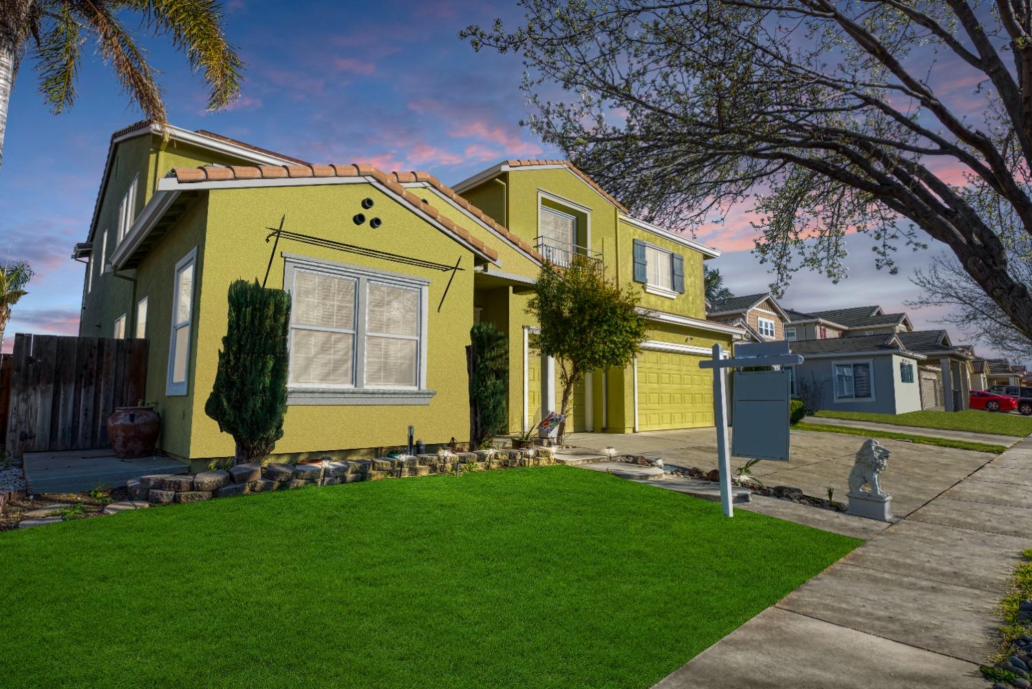 Photo of 154 Lavender Ln in Patterson, CA