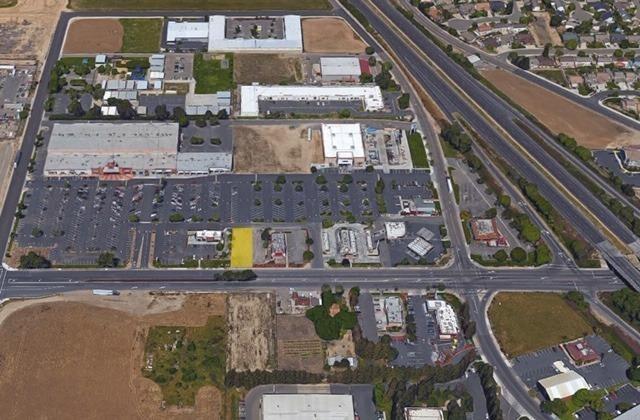 Photo of 2175 W Main St in Turlock, CA