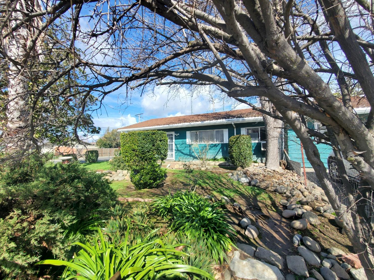 Photo of 3201 U St in Antelope, CA