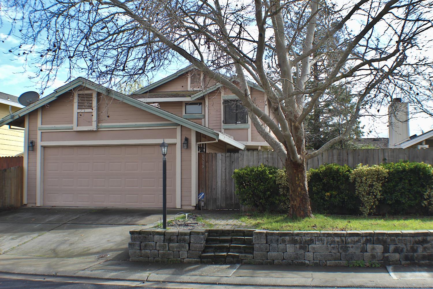 Photo of 6908 Verdure Wy in Elk Grove, CA