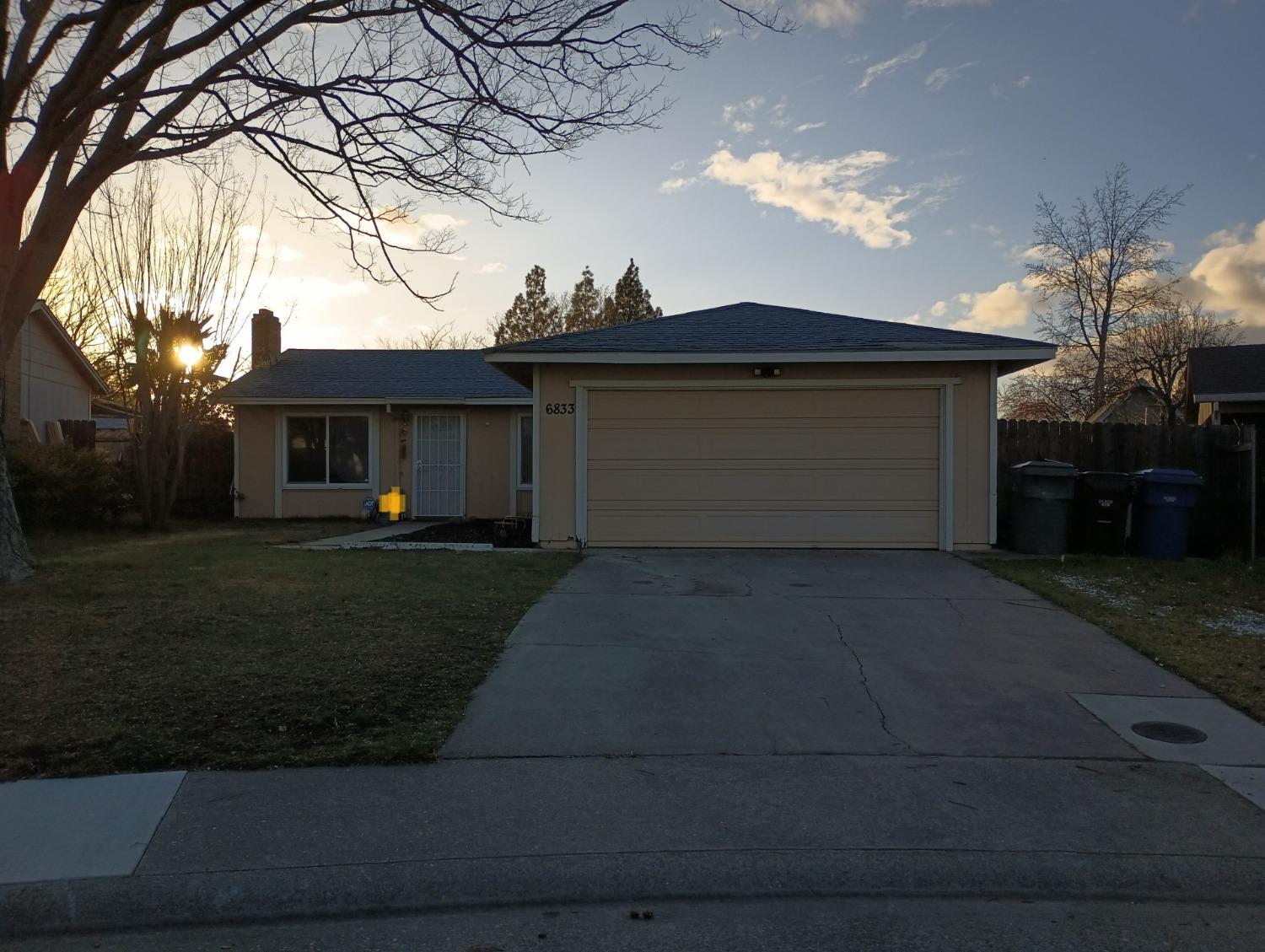 Photo of 6833 Scoter Wy in Sacramento, CA