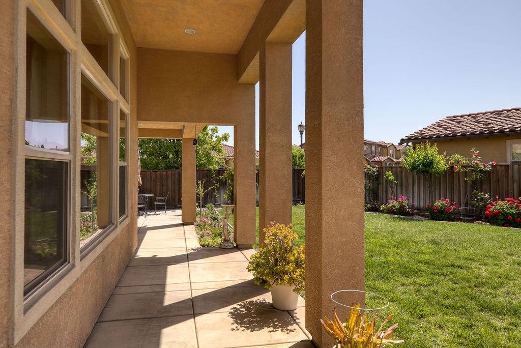 Detail Gallery Image 7 of 69 For 1493 Riva Trigoso Dr, Manteca,  CA 95337 - 4 Beds | 3/1 Baths