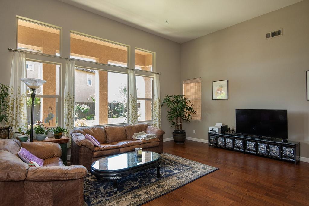 Detail Gallery Image 12 of 69 For 1493 Riva Trigoso Dr, Manteca,  CA 95337 - 4 Beds | 3/1 Baths