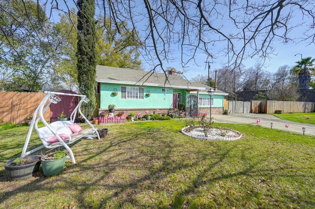 Photo of 3751 Viola Dr in North Highlands, CA
