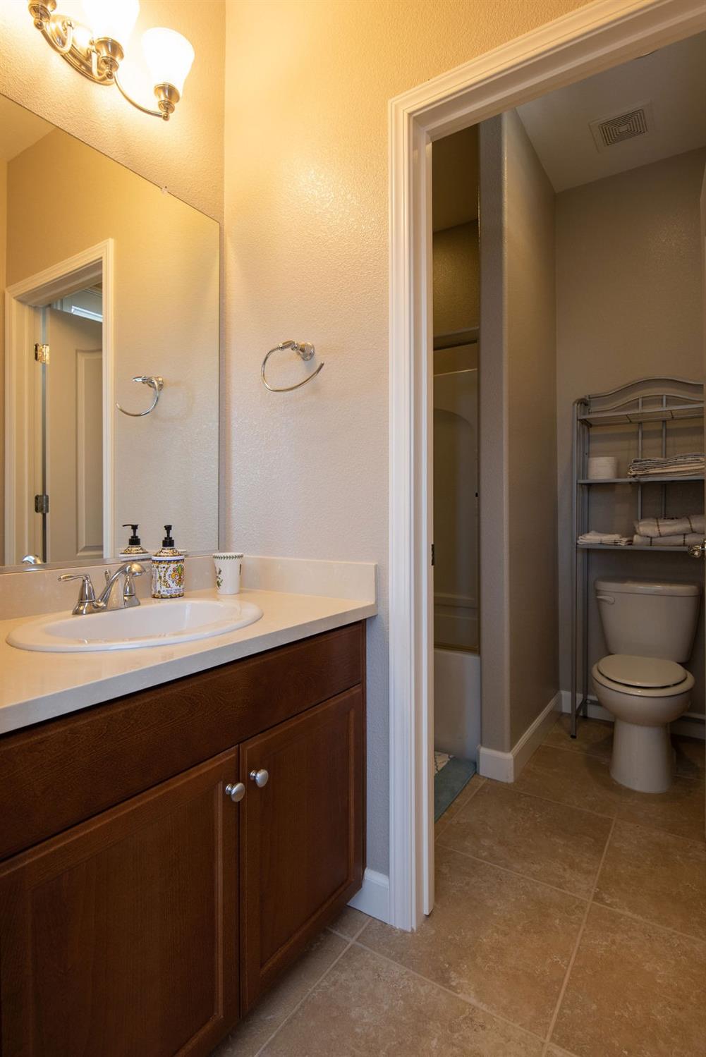 Detail Gallery Image 26 of 69 For 1493 Riva Trigoso Dr, Manteca,  CA 95337 - 4 Beds | 3/1 Baths
