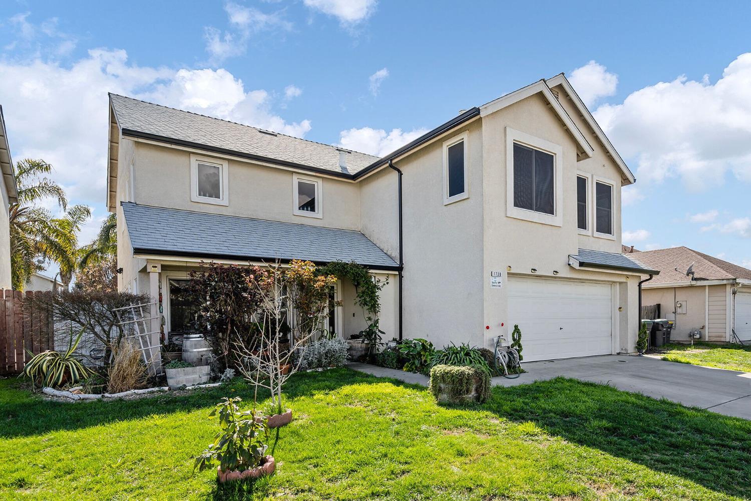 Detail Gallery Image 1 of 1 For 1730 Truckee Ln, Stockton,  CA 95206 - 4 Beds | 2/1 Baths