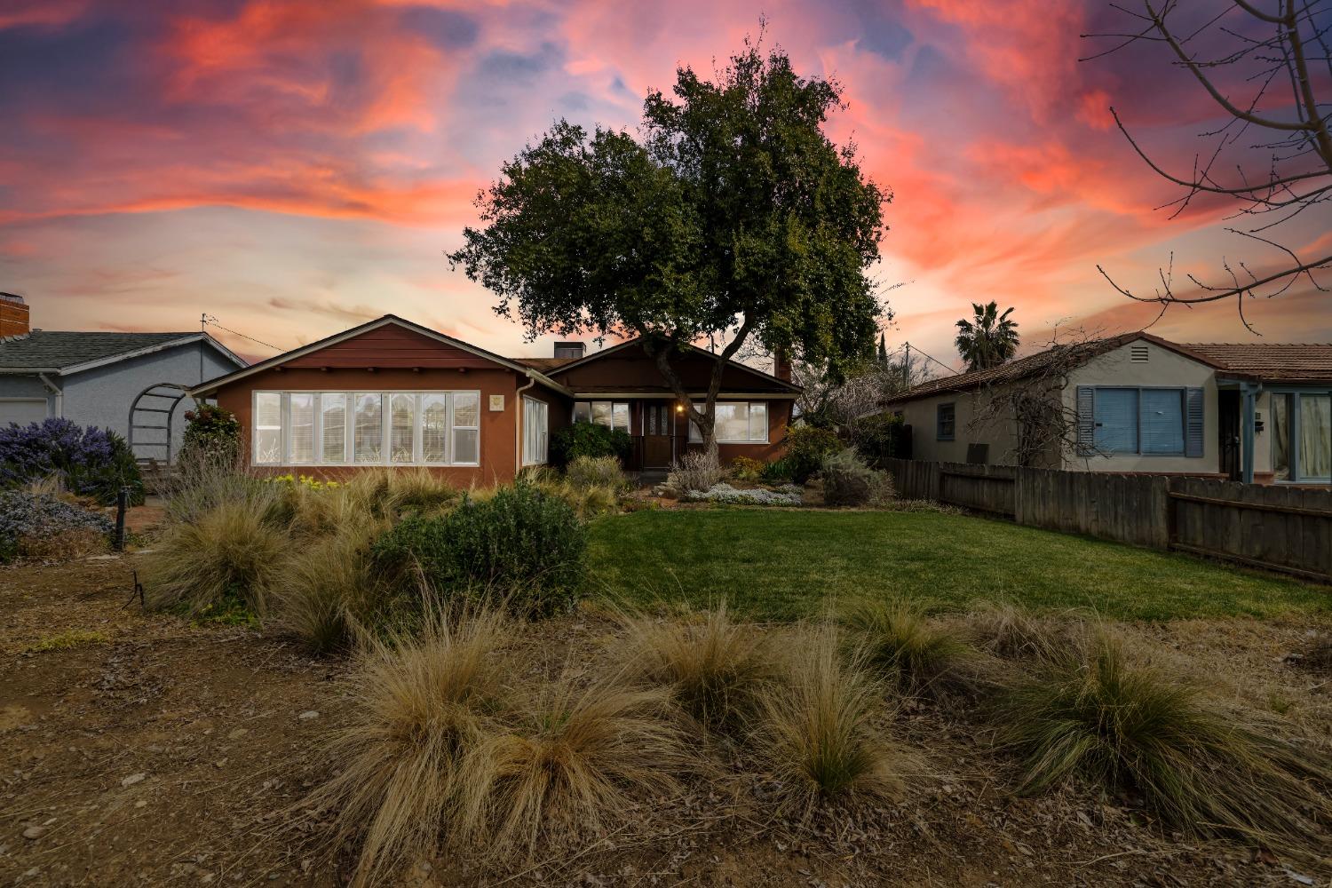 Photo of 220 S 7th St in Patterson, CA