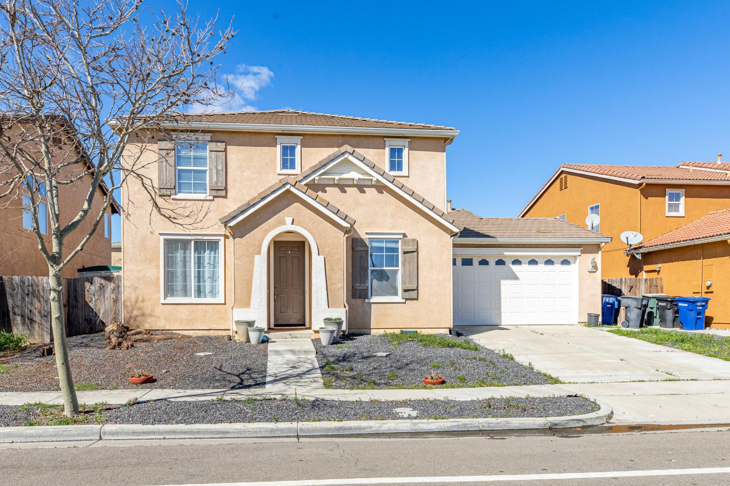 Photo of 1337 Henley Pky in Patterson, CA